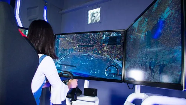 Three-Srceen-HD-Display